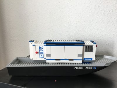 Lego andet, lego politibåd
byd gerne mindst 50 kr.