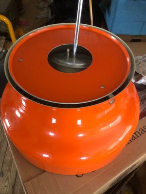Anden loftslampe, Bumling, Retro buming loftslampe orange  fra omkring 1970 diameter 40 cm.

Atelje 