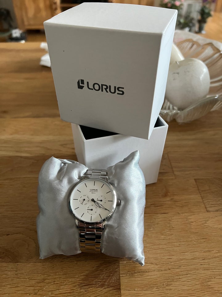 Unisexur, Lorus