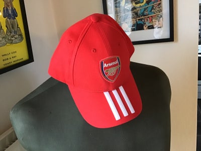 Cap, Adidas Arsenal, str. Onesize,  Rød,  Næsten som ny, Lækker cap fra Arsenal sælges billigt.