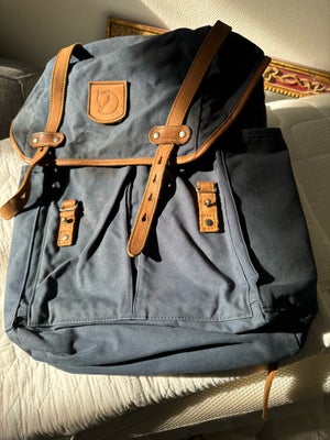 Skoletaske, Fjällräven no. 21, b: 28 l: 13 h: 44, Lækker retro model fra Fjällräven. 

Let og smidig