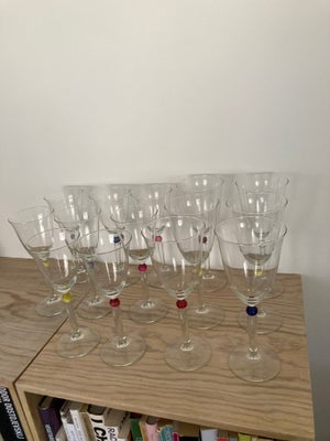 Glas, Vinglas, Super smukke og elegante vinglas med farvet knop. 
8 hvidvinsglas (3 med blå knop, 3 