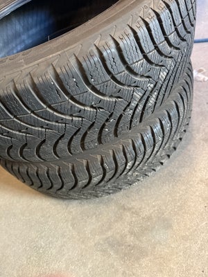 Vinterdæk, Michelin, 205 / 60 / R16, 80% mønster, 2 stk fine vinterdæk