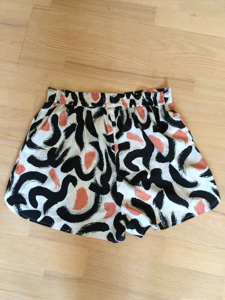 Shorts, Pieces, str. 36