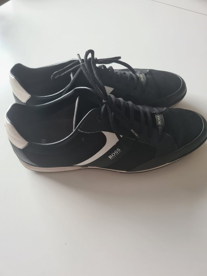 Sneakers, Hugo Boss, str. 46