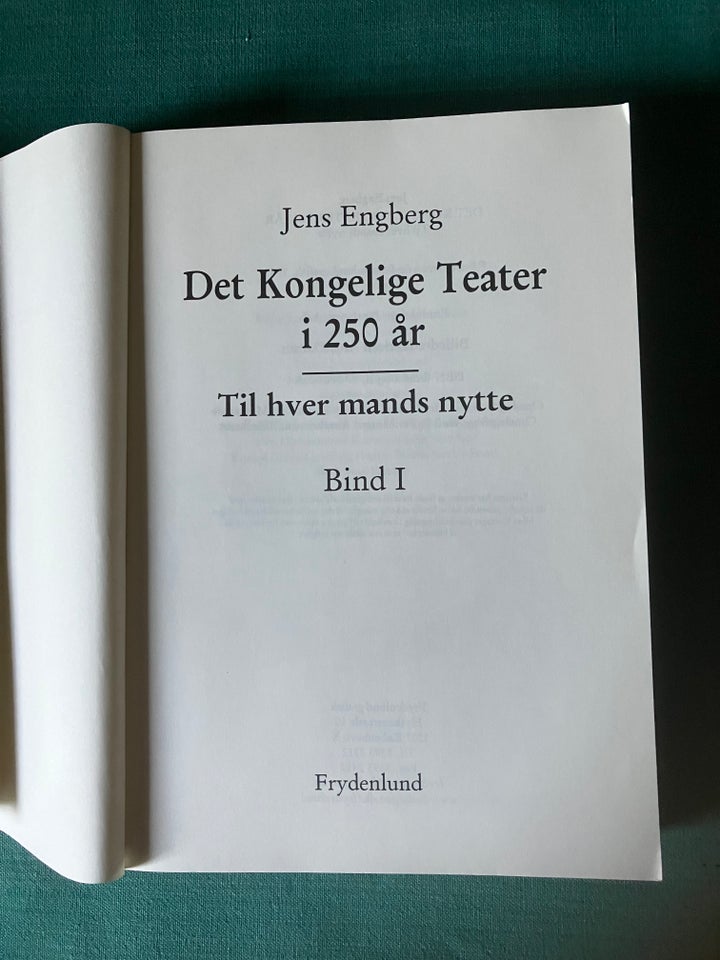 Det Kongelige Teater i 250 år, Jens Engberg, genre: historie