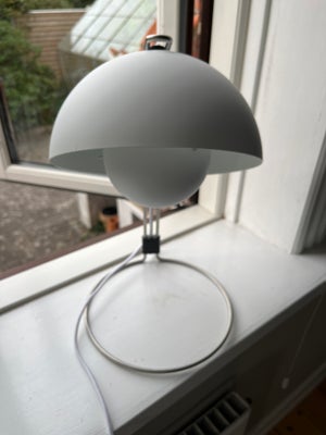 Anden bordlampe, Verner Panton, Hvid VP4 lampe.