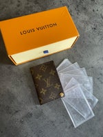 Pung, Louis Vuitton
