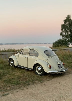 VW 1200, 1,2, Benzin, 1962, km 65000, beige, 2-dørs, VW 1200 bobbel fra 1962 i kitfarvet / beige.
En