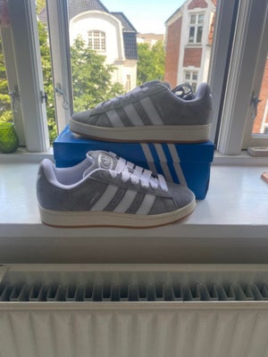 Sneakers, str. 42, Adidas,  Grå,  Læder,  Ubrugt, Sælger disse adidas campus
Aldrig brugt
Str 42