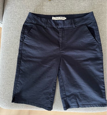 Shorts, Pulz, str. 38,  Habit shorts Navy,  Næsten som ny, Habit shorts fra Pulz. Navy. Str. S.
Kun 