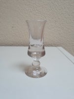 Snapseglas antikt, Glas