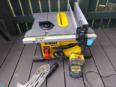 Bordrundsav, Dewalt, Dewalt bordsav 54V model DCS7480
Med et batteri og leder og bord som nye .
Pris