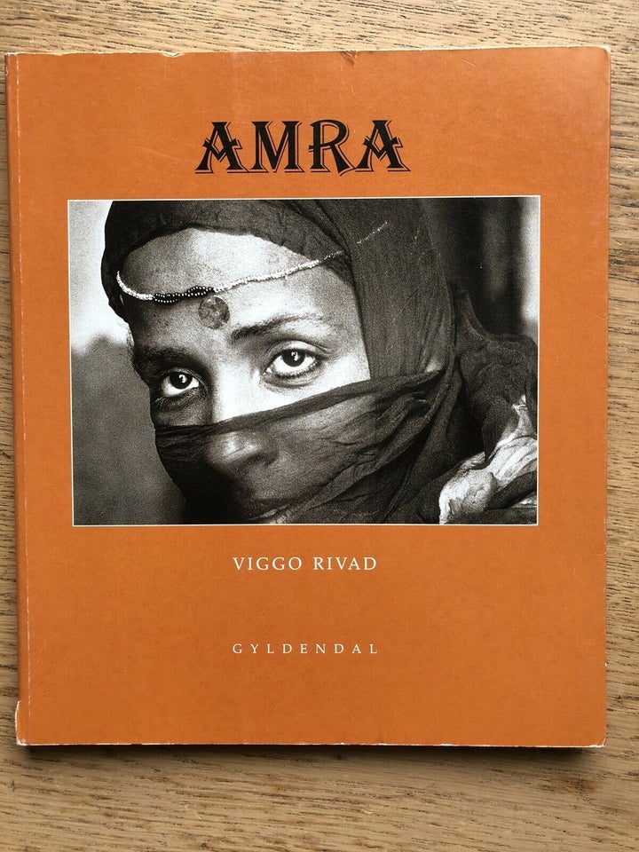 Amra - en nubisk kvinde, Viggo Rivad, emne: film og foto