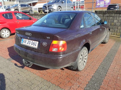 Audi A4, 1,6 Avant, Benzin, 1996, km 279000, rødmetal, træk, ABS, airbag, 5-dørs, centrallås, starts