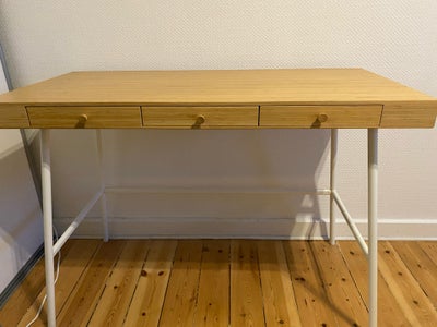 Skrivebord, IKEA, Lillåsen, b: 102 d: 49 h: 74, Fint skrivebord fra Ikea. Har enkelte brugsspor (se 