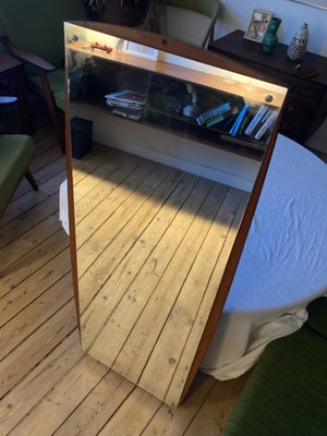 Figurspejl, b: 45 h: 115, Stort teak spejl og lille sidebord sælges samlet for 400 kr