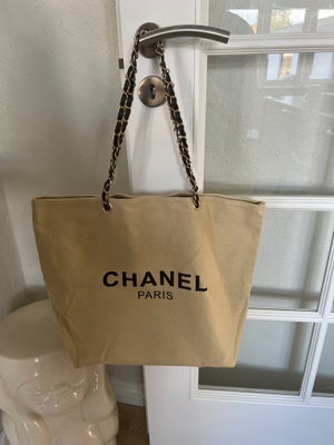 Skuldertaske, Chanel, andet materiale, Så smuk Chanel shopper sælges. Tasken er en del af Chanels vi