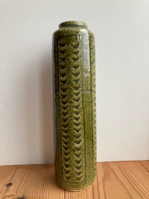 Vase, Vase, Palshus vase af Per Linnemann-Schmidt. 

22 cm høj, 6 cm i diameter.

Skal hentes på Øst