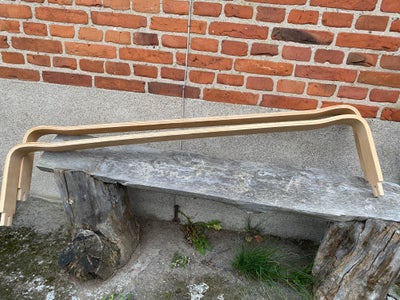 Meder, Ukendt, Meder til boxmadras 140 cm. Lakeret bøg. Selve mederne er 135 cm. lange, "højde" 30 c