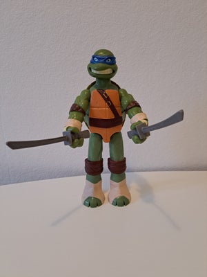 Leonardo, Turtles, Leonardo fra Teenage Mutant Ninja Turtles med to sværd. Kan bevæge hoved, armer o