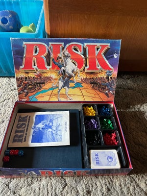 Risk, Strategi, brætspil, Risk bræstspil fra hasbro parker fremstår i pæn brugt stand se billederne 