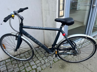 Herrecykel,  Raleigh, 58 cm stel, 7 gear, Fin cykel. Kører rigtig godt, har lige fået service med ny