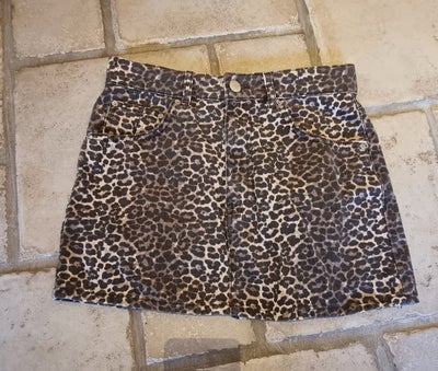 Denim nederdel, str. 36, Pull & Bear,  Leopard,  Denim,  God men brugt, Fed nederdel. Livvidde 36 cm