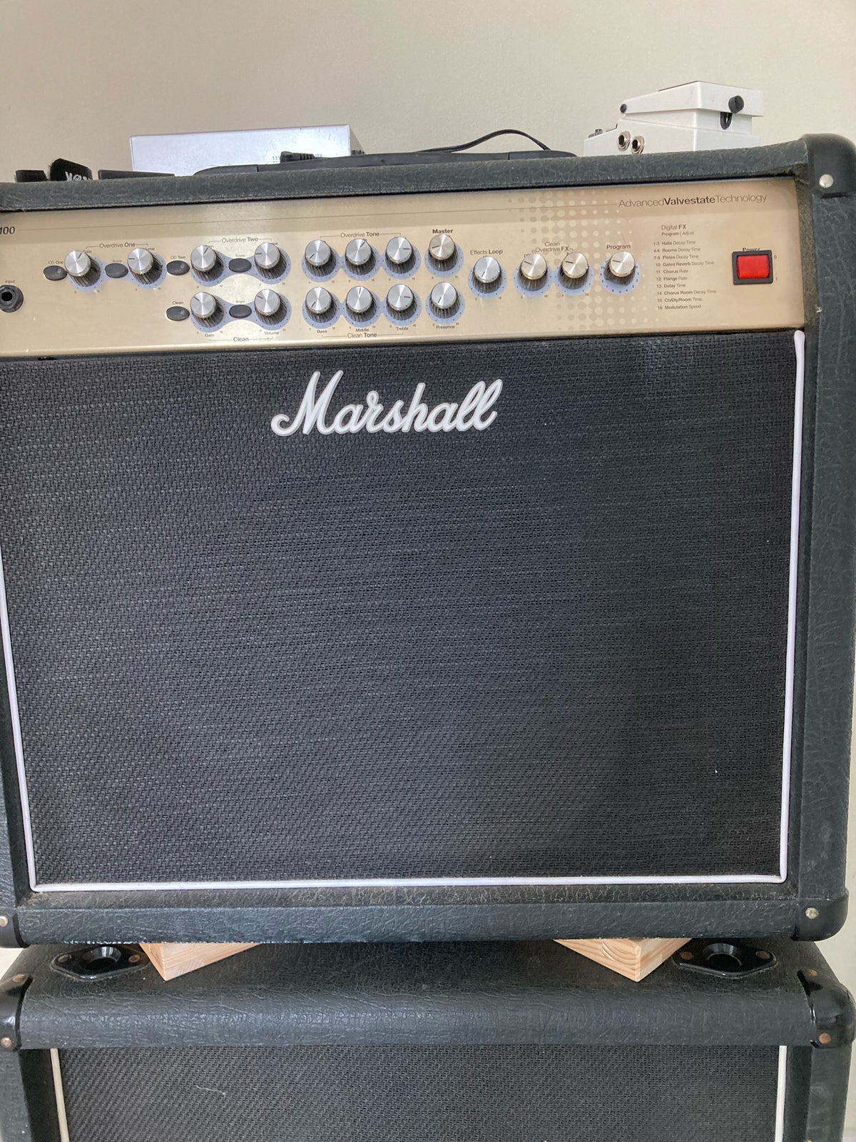 Guitarcombo, Marshall AVT100, 100 W