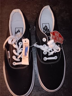 Fritidssko, str. 36, Vans,  Sort/hvid,  Ubrugt, Helt nye vans sko str 36 22.5 cm
Nypris 550
Pris; 25