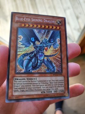 Samlekort, yugioh, Blue-Eyes Shining Dragon (Yugioh Retro Pack 2)
[RP02-EN096 - Secret Rare]
er købt