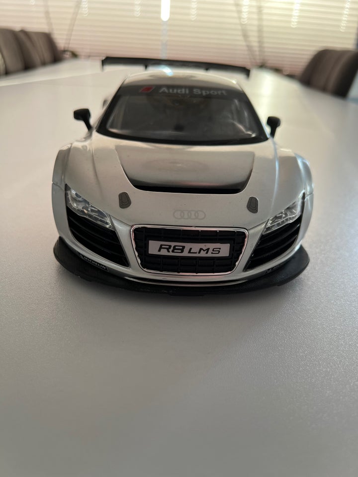 Fjernstyret bil, Audi R8 Lemans