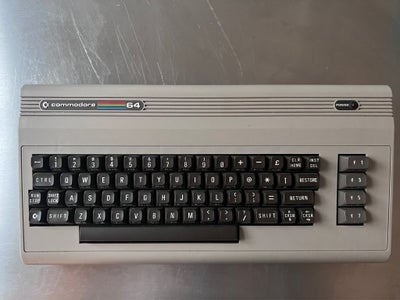 Commodore 64, spillekonsol, Perfekt, Fuldt fungerende Commodore 64 i særdeles god stand. 

Maskinen 