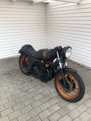 Yamaha, Xj, 650 ccm, 1984, 3500 km, Sort, m.afgift,  Fin cafe racer. Nysynet som den står, starter o