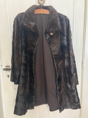 Pels, str. 40, Vintage, Vintage pels, mink frakke længde 92cm. Pæn brugt stand. 600kr
Kan hentes kbh