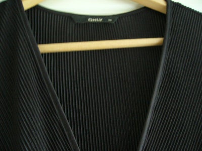Etuikjole, Only, str. S,  sort,  polyester,  Ubrugt, Pæn , enkel kjole. Størrelse 34- men stor. Pass
