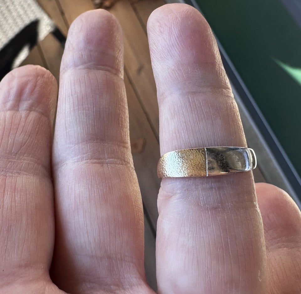 Fingerring, diamant, Royal Art ring i to-tonet 14 karat m.