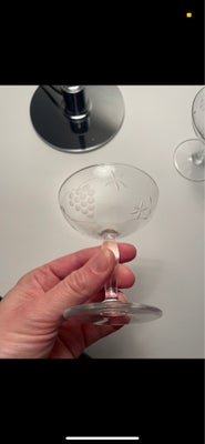Glas, Likørglas, -, 10 stk. likørglas / “minidrinksglas” (8 cm høj, 7,2 cm diameter). 

Meget pæn st