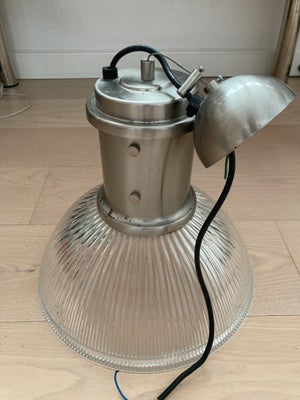Pendel, Retro industrilampe Rossini made in Italy, Italiensk lampe. Italiensk pendel.
Industriel sto