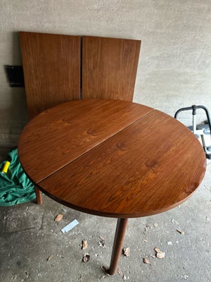 Spisebord, Teaktræ, b: 120 l: 120, Rundt teaktræ spisebord med 2 tillægsplader. Bordet er slebet og 