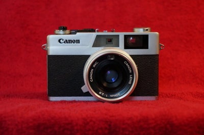 Canon, Canonet 28, Rangekamera med indbygget afstandsmåler.
Der sidder et Canon 40mm 2,8 objektiv på