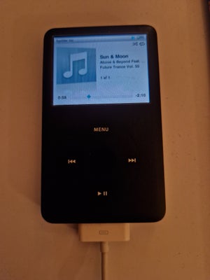 iPod, Classic, 75 GB, God, Med oplader.
Hentes,  sender ikke