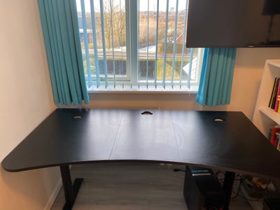 Andet, AROZZI ARENA GAMING DESK- PURE BLACK, b: 160 d: 82 h: 81, justerbar højde, hele overfladen er