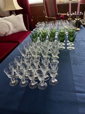 Glas, Glasservice, Lyngby glas, Slebet krystal  glasserie består af 12 rødvin-12 grønne hvidvin-12 p