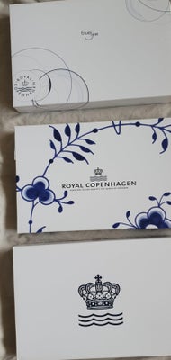 Porcelæn, Asiet, Royal Copenhagen, Den enkle Blueline asiet Ø23.
Den klassiske Blå Mega Riflet asiet