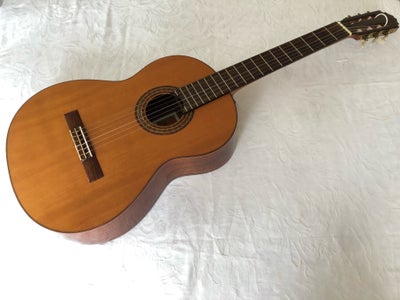 Flamenco, andet mærke Håndbygget Guitar af Jose Luis Marin, Sælger denne fine håndbygget Flamenco gu