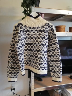 Sweater, Islandsk sweater , str. findes i flere str.,  Hvid og blå,  Ubrugt, Lækker vams .
Strikket 