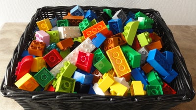 Lego Duplo, H6... Godt 2 kg. klodser. Pæne og nyvaskede., Sender gerne mod betaling.
For at se mine 