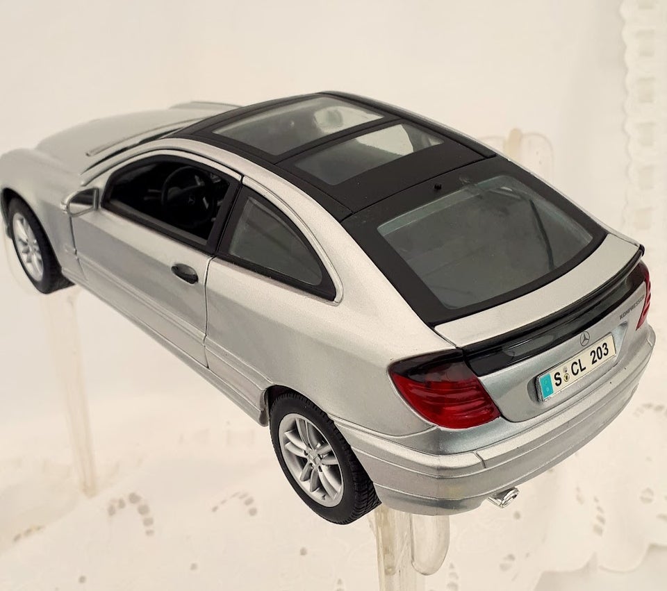 Modelbil, Maisto. Mercedes Benz Sport Coupé, skala 1:18