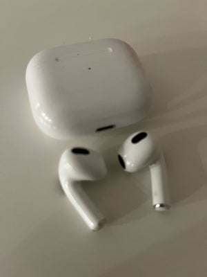 in-ear hovedtelefoner, Apple, AirPods , God, Apple AirPods, en del ridser men fungerer perfekt, nypr